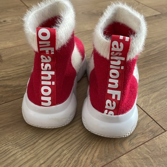 Sonic the Hedgehog shoes - Picture 3 of 9